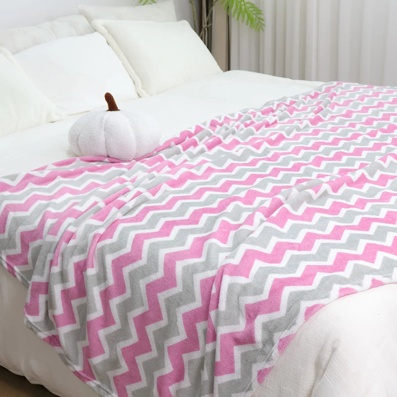 Lightweight Blanket: Cool, Comfortable, Perfect for Relaxing