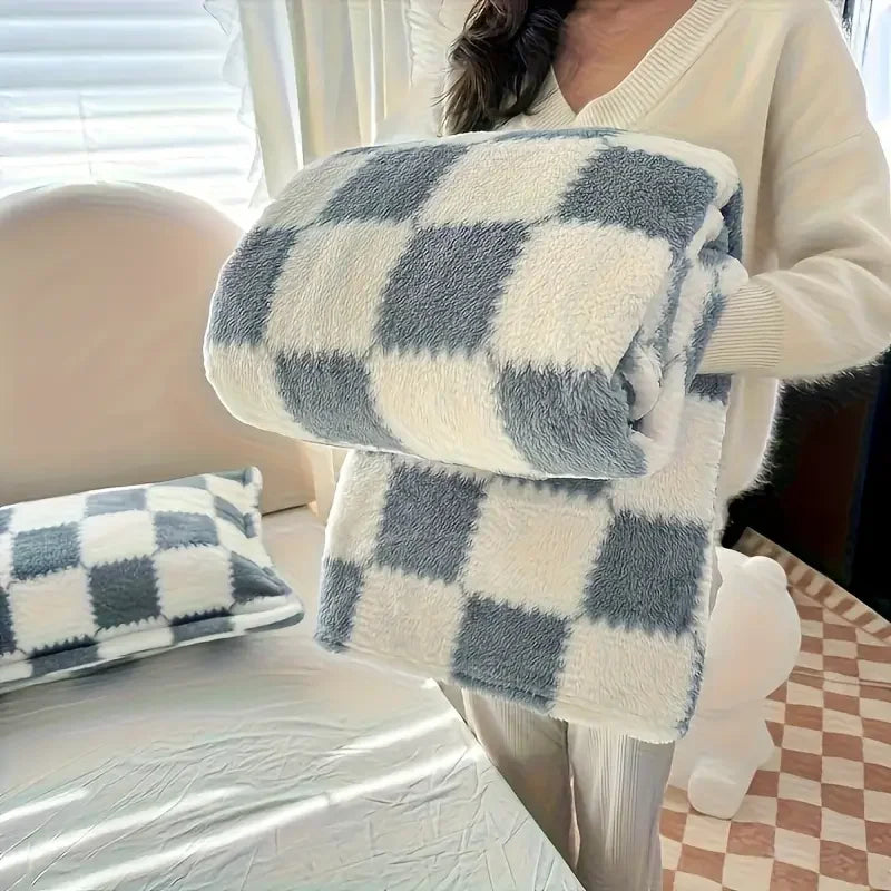 Lightweight Blanket: Cool, Comfortable, Perfect for Relaxing